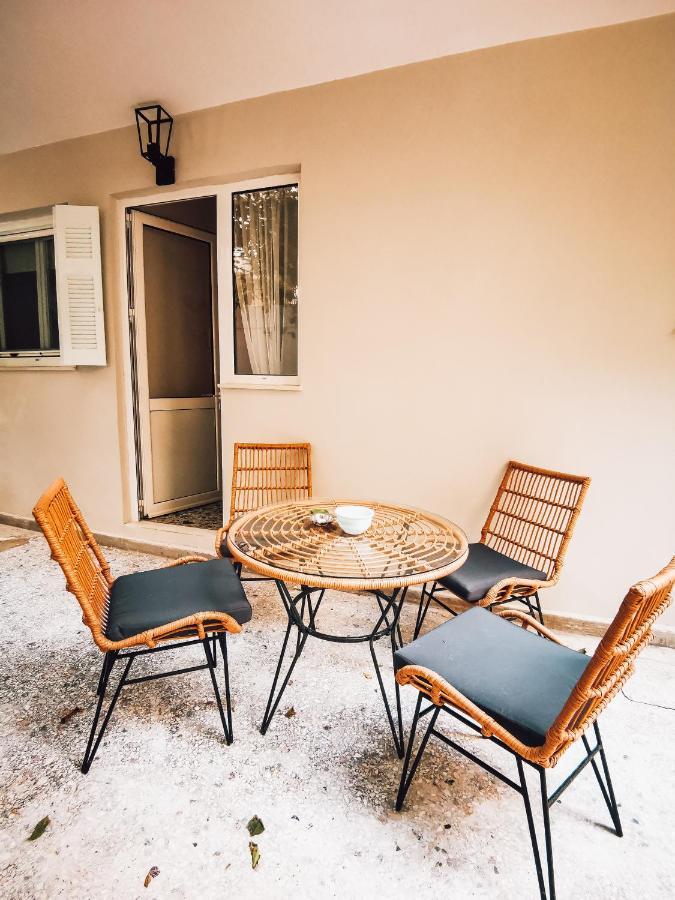 Explore Greece From Apartment With Private Garden Chalkís エクステリア 写真